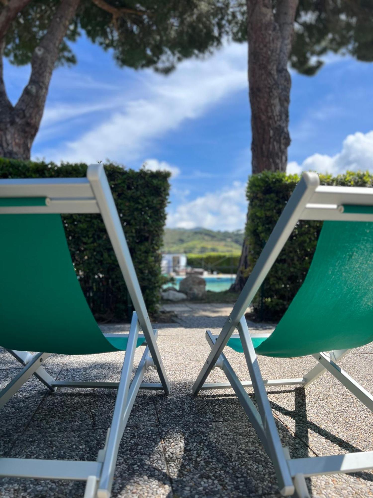 Aviotel Residence マリーナ・ディ・カンポ エクステリア 写真