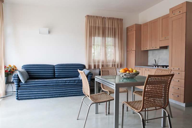 Aviotel Residence マリーナ・ディ・カンポ 部屋 写真